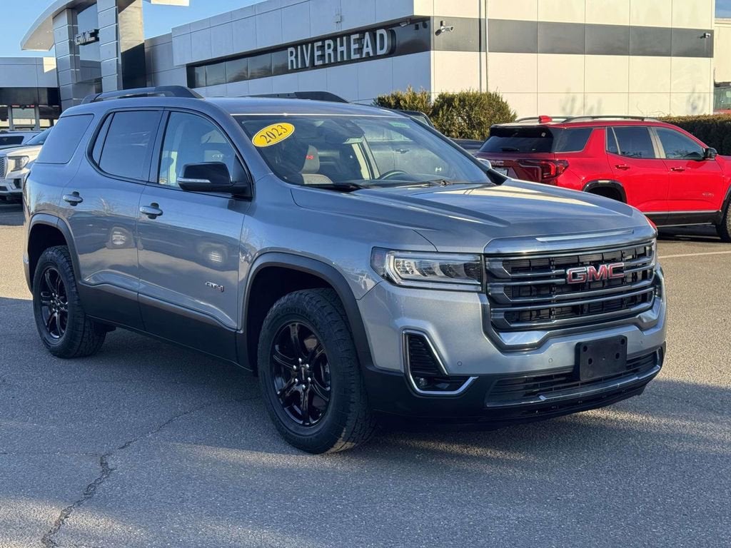 2023 GMC Acadia AT4