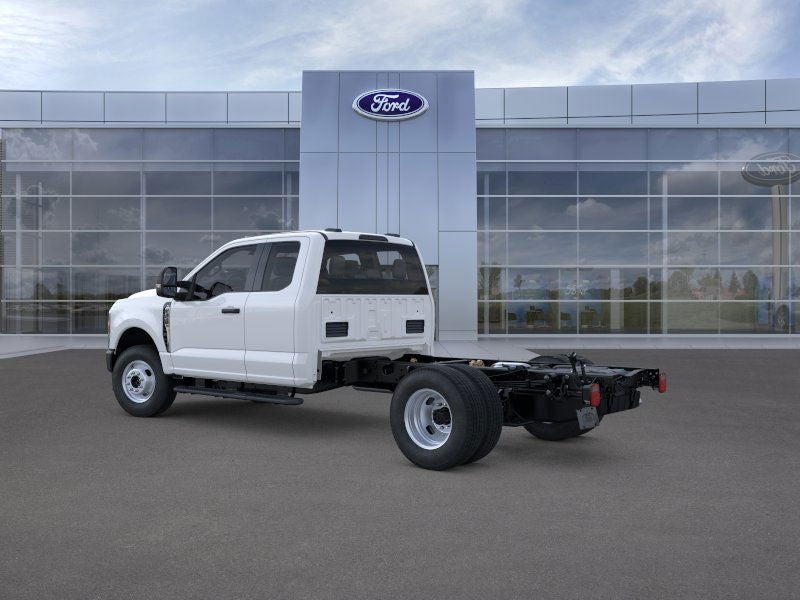 2025 Ford Chassis Cab F-350® XL