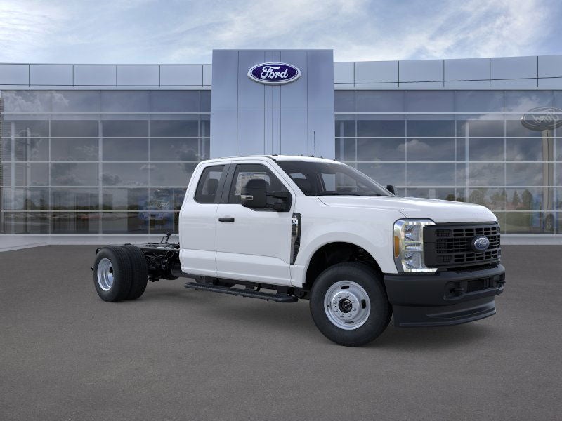 2025 Ford Chassis Cab F-350® XL