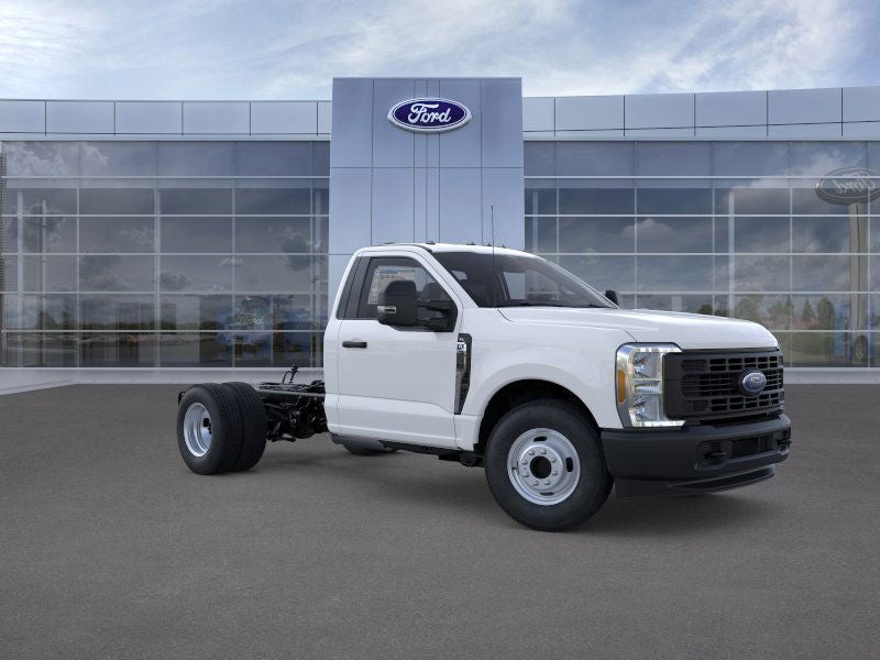 2025 Ford Chassis Cab F-350® XL 9' 2/3 Dynapro Dump