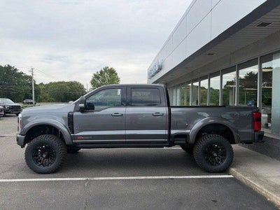 2025 Ford Super Duty F-250® Lariat® Black Widow