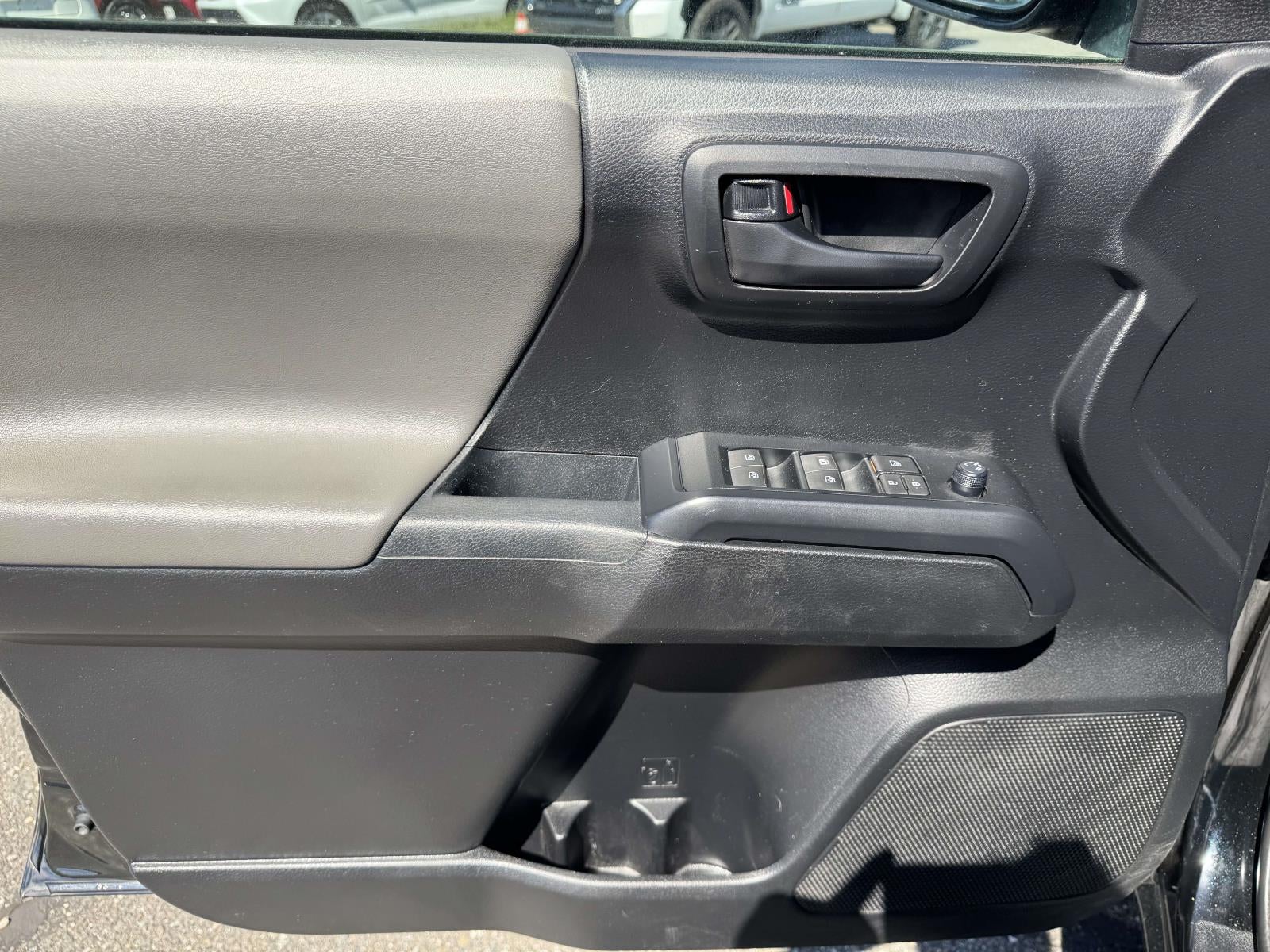 2022 Toyota Tacoma SR V6