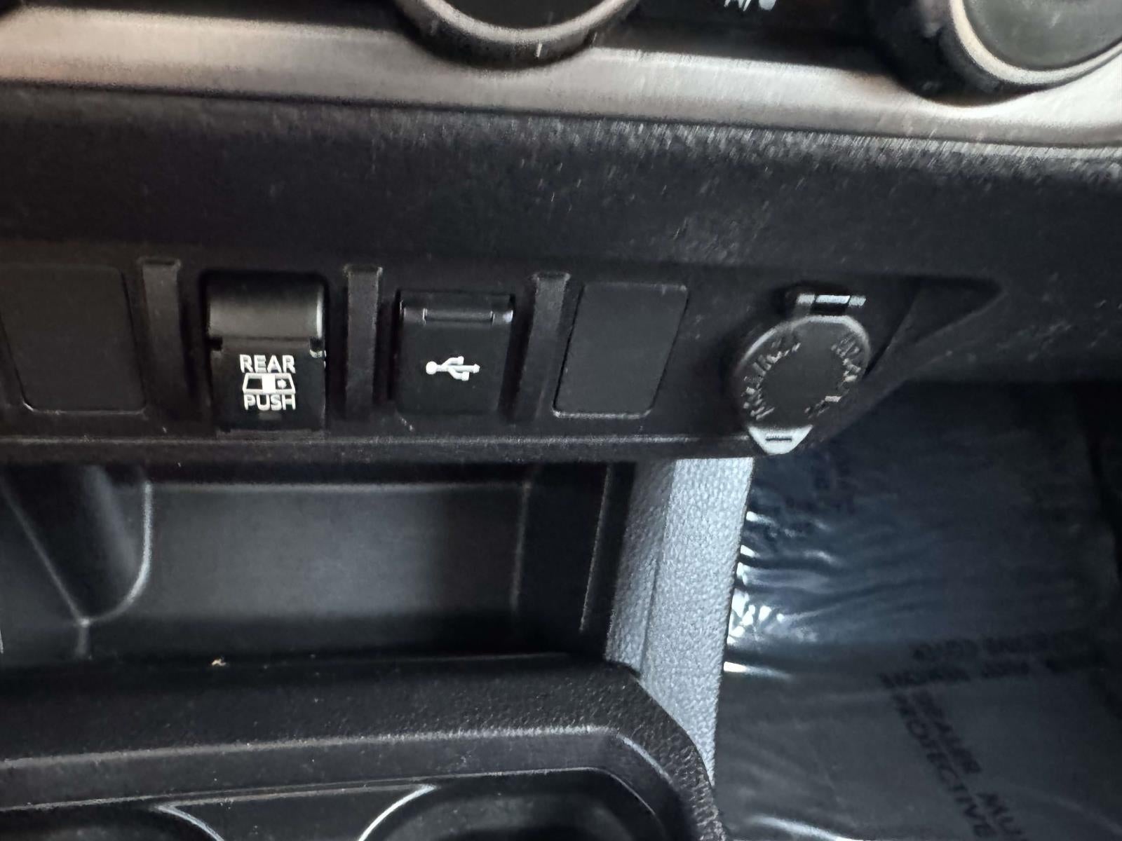 2022 Toyota Tacoma SR5 V6