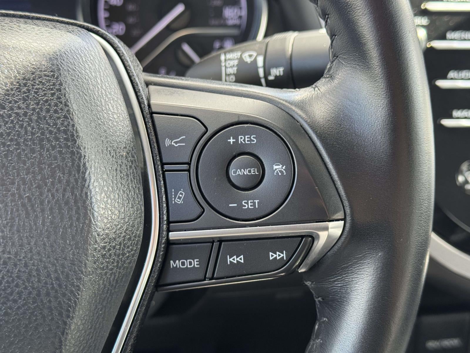 2020 Toyota Camry Hybrid XLE