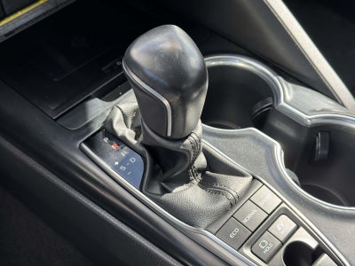 2020 Toyota Camry Hybrid XLE