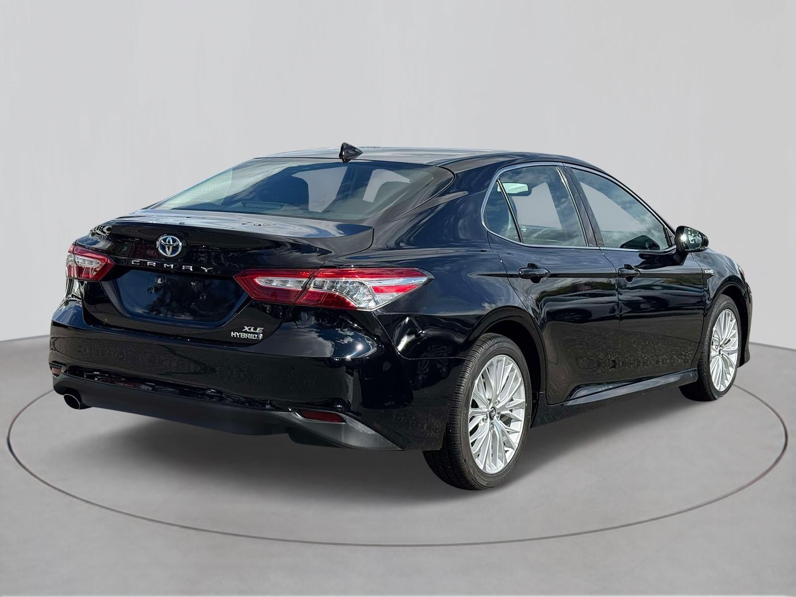 2020 Toyota Camry Hybrid XLE
