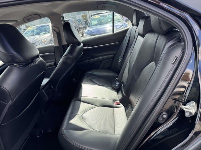 2020 Toyota Camry Hybrid XLE