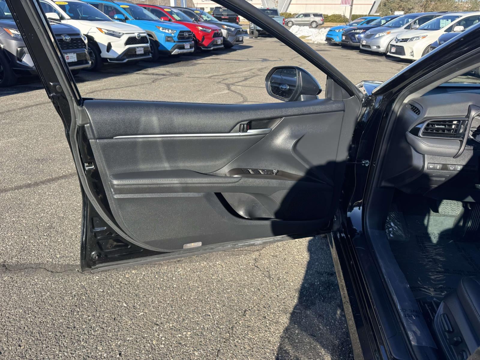 2023 Toyota Camry Hybrid XLE