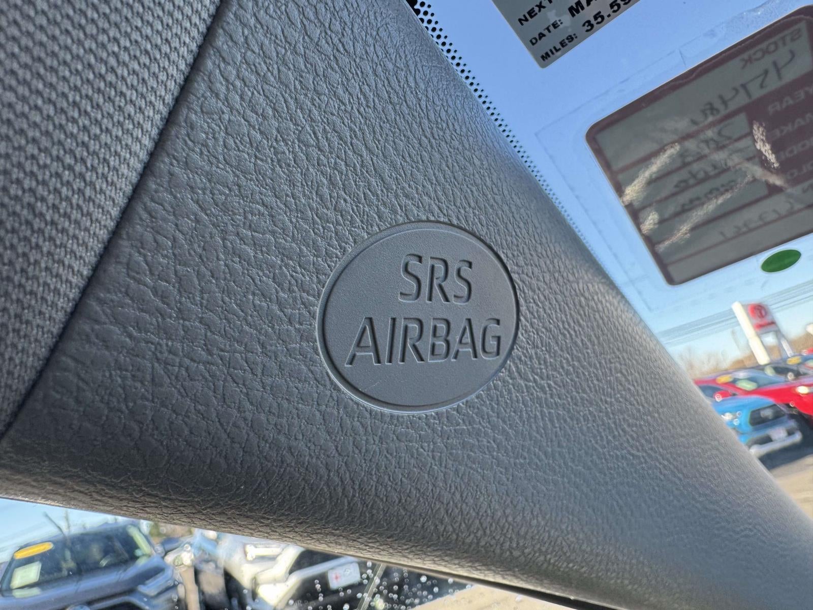 2023 Toyota Camry Hybrid XLE