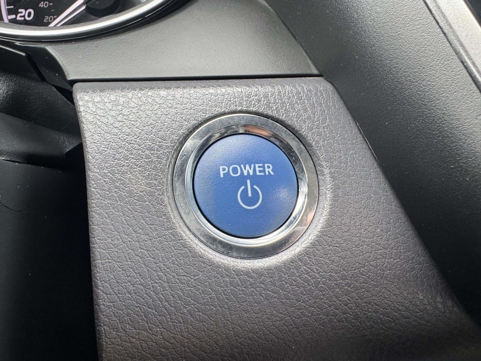 2023 Toyota Camry Hybrid XLE