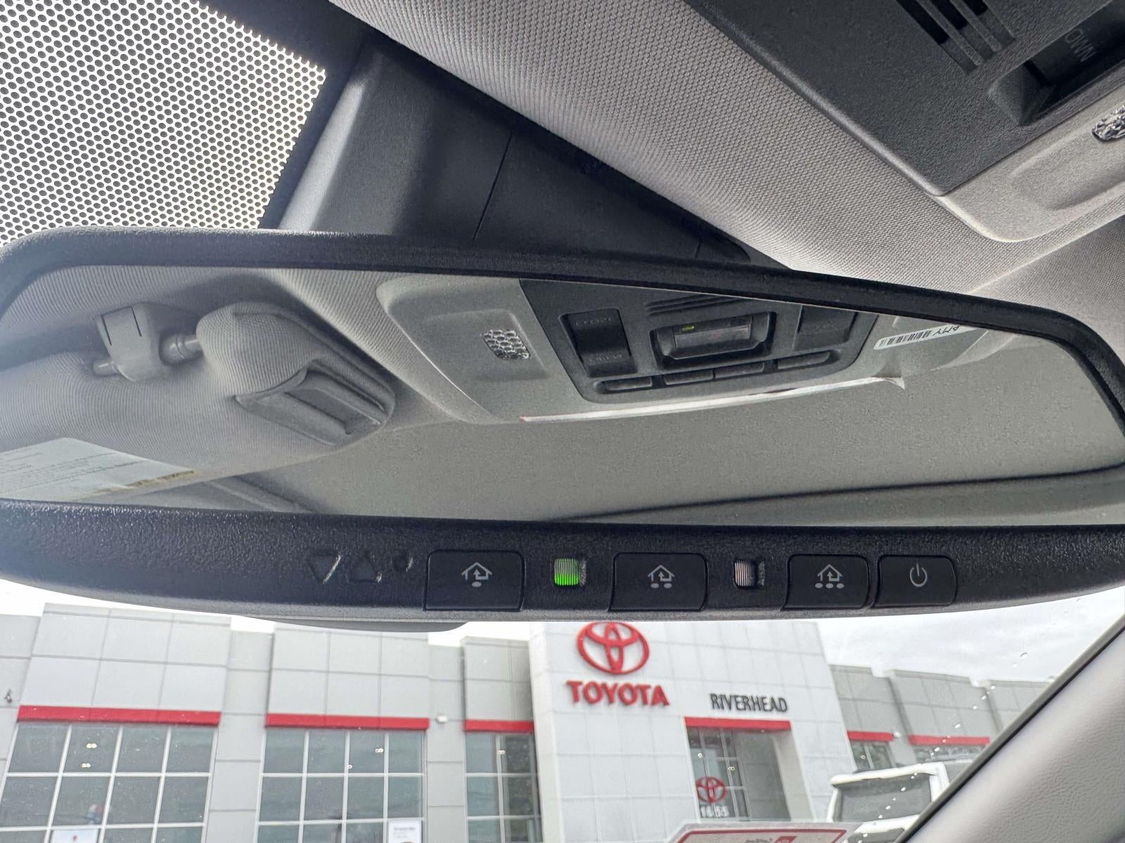 2023 Toyota Camry Hybrid XLE