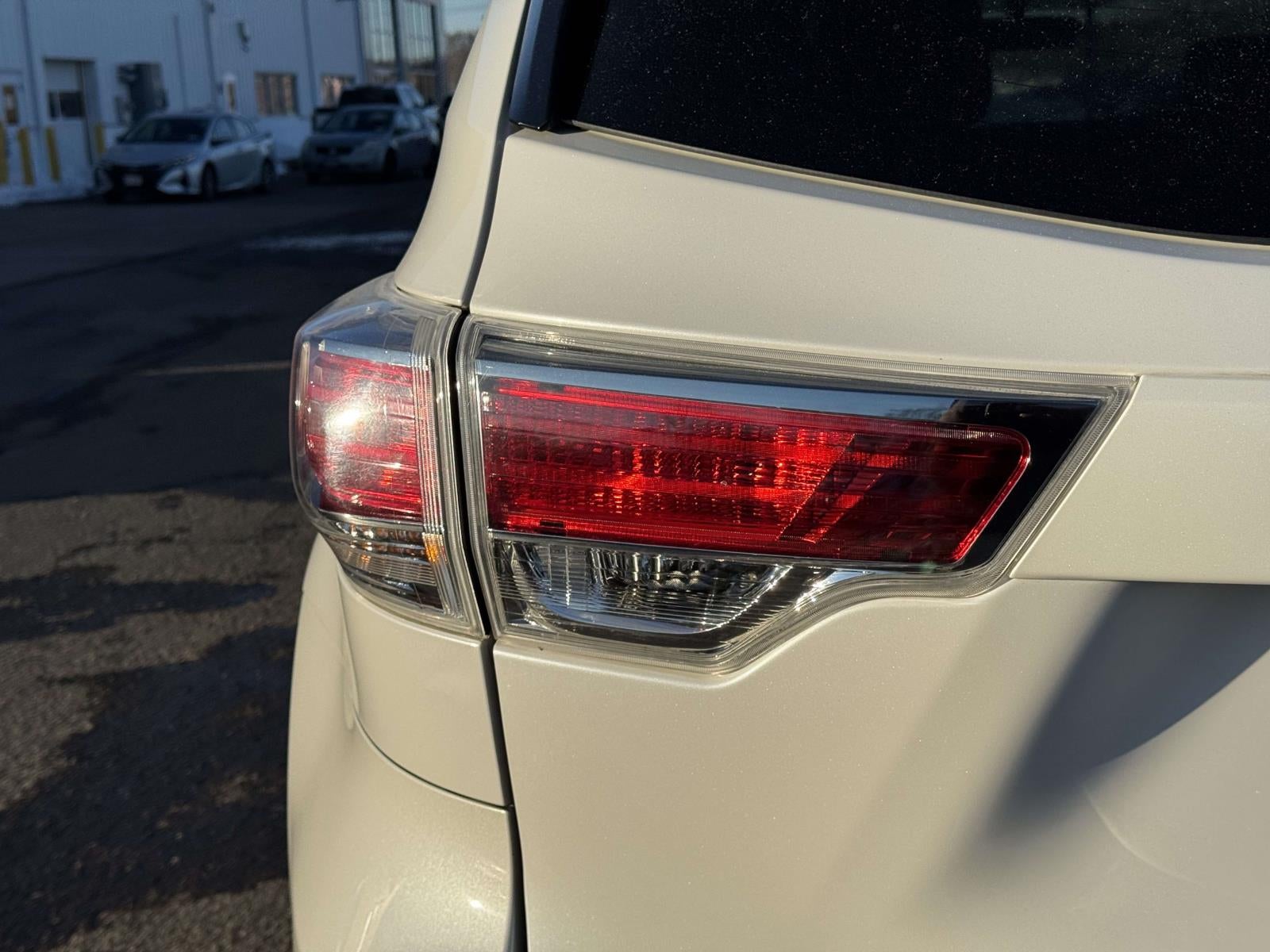 2016 Toyota Highlander LE V6