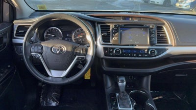 2016 Toyota Highlander LE V6