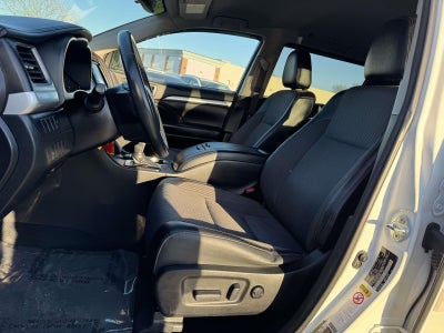 2016 Toyota Highlander LE V6