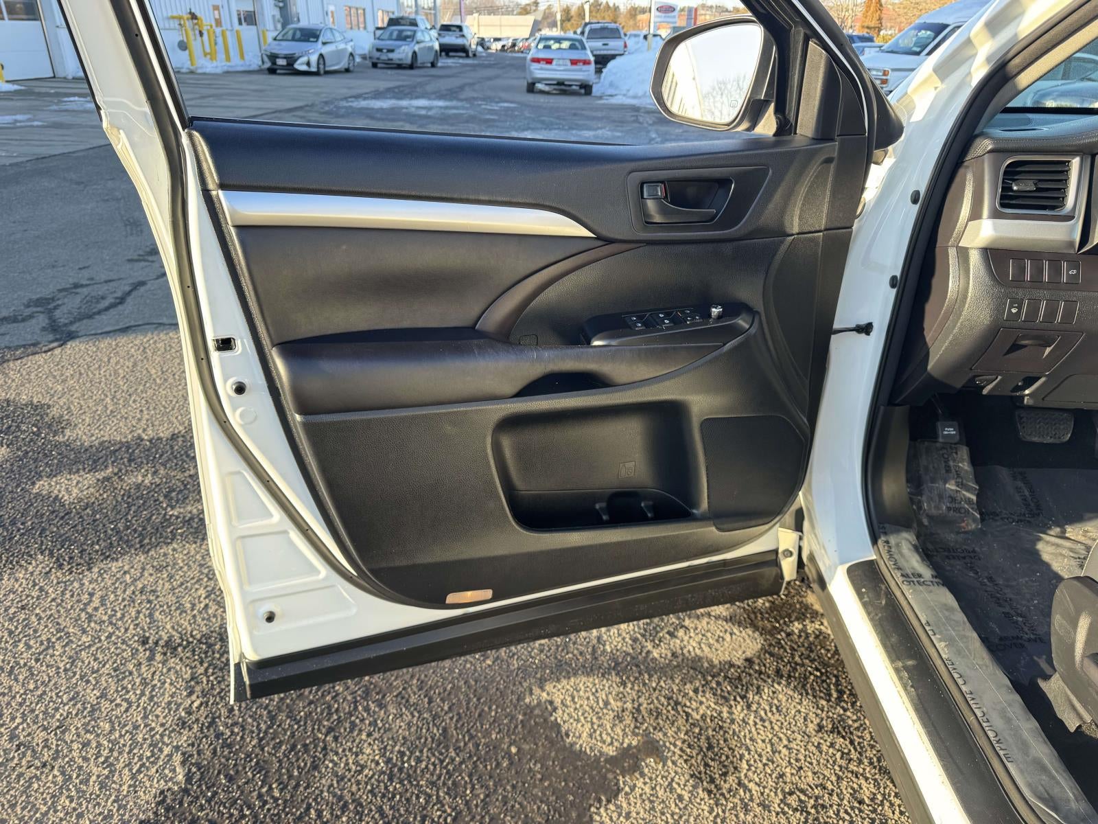 2016 Toyota Highlander LE V6