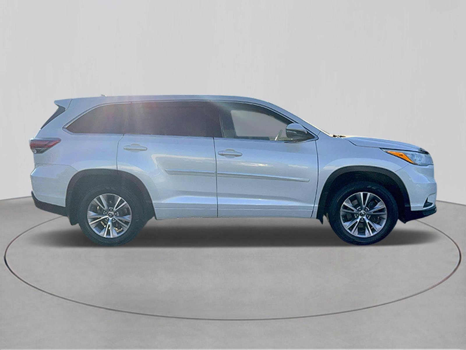 2016 Toyota Highlander LE V6