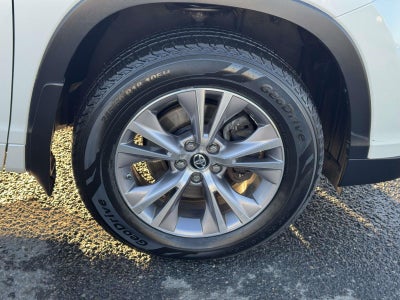 2016 Toyota Highlander LE V6