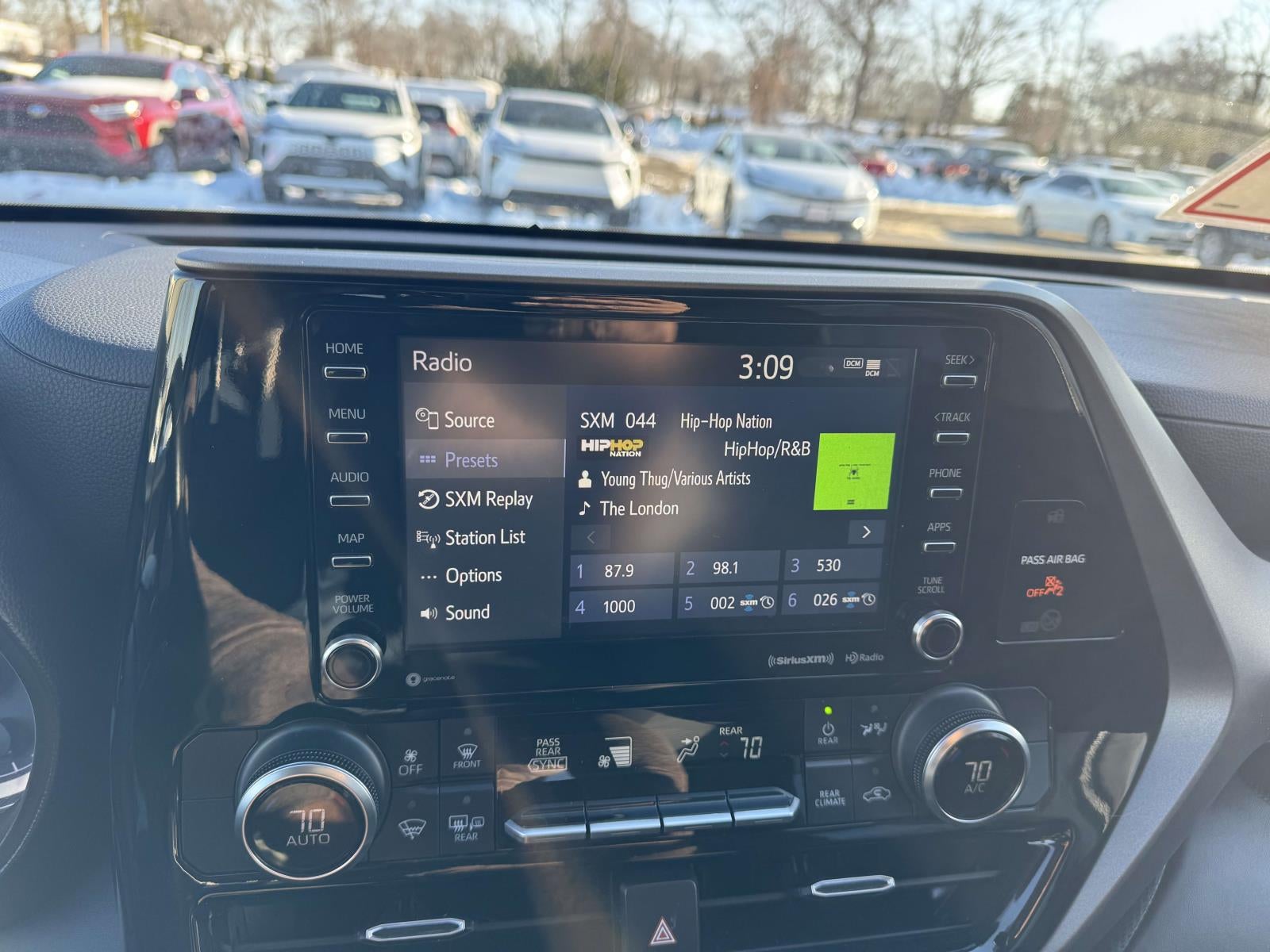 2022 Toyota Highlander LE