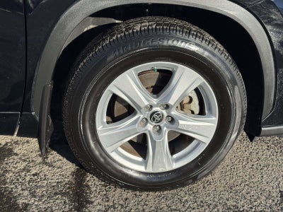 2022 Toyota Highlander LE