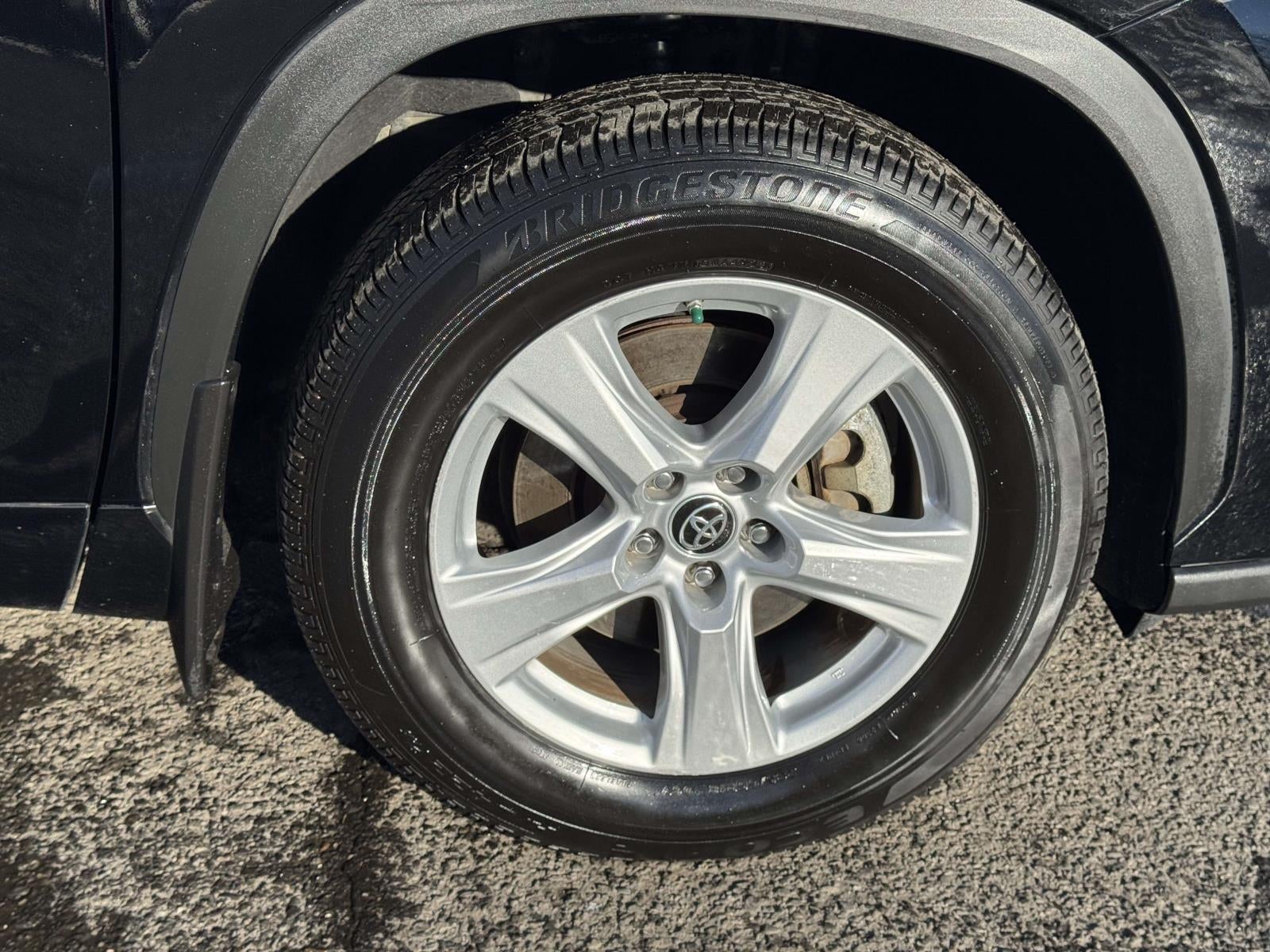 2022 Toyota Highlander LE