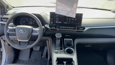 2025 Toyota Sienna Woodland Edition 7 Passenger