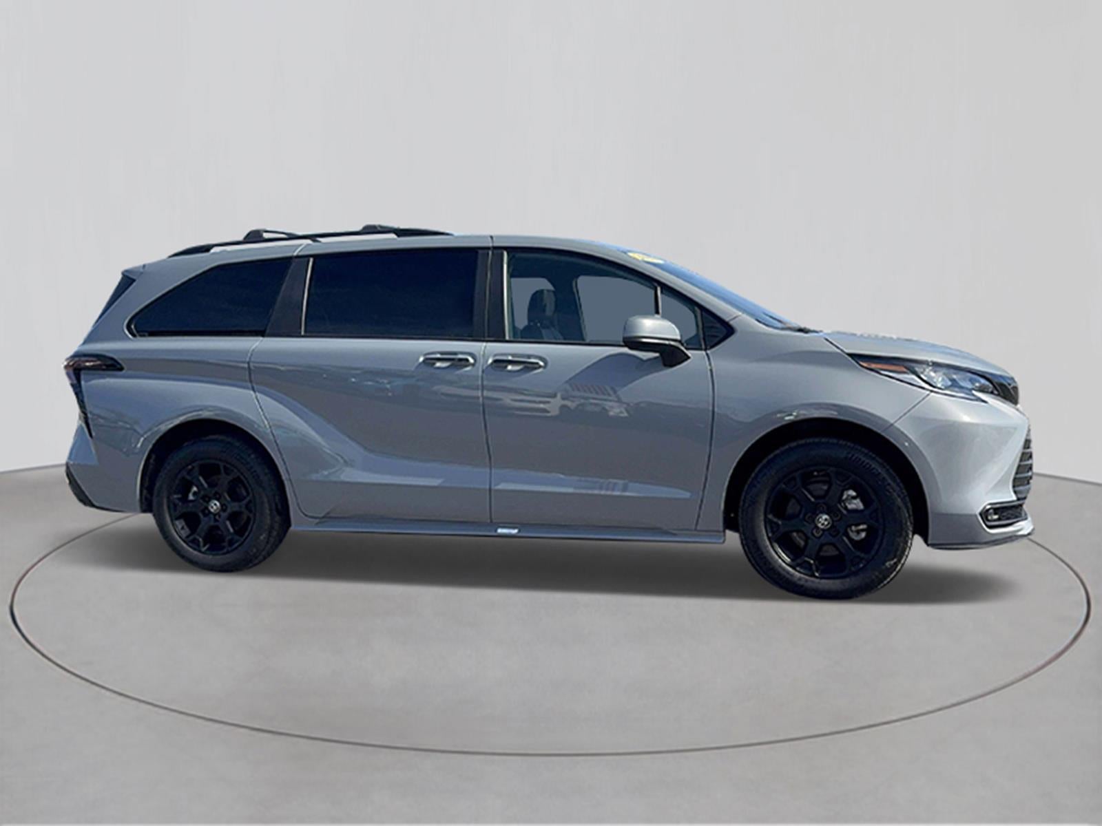 2025 Toyota Sienna Woodland Edition 7 Passenger