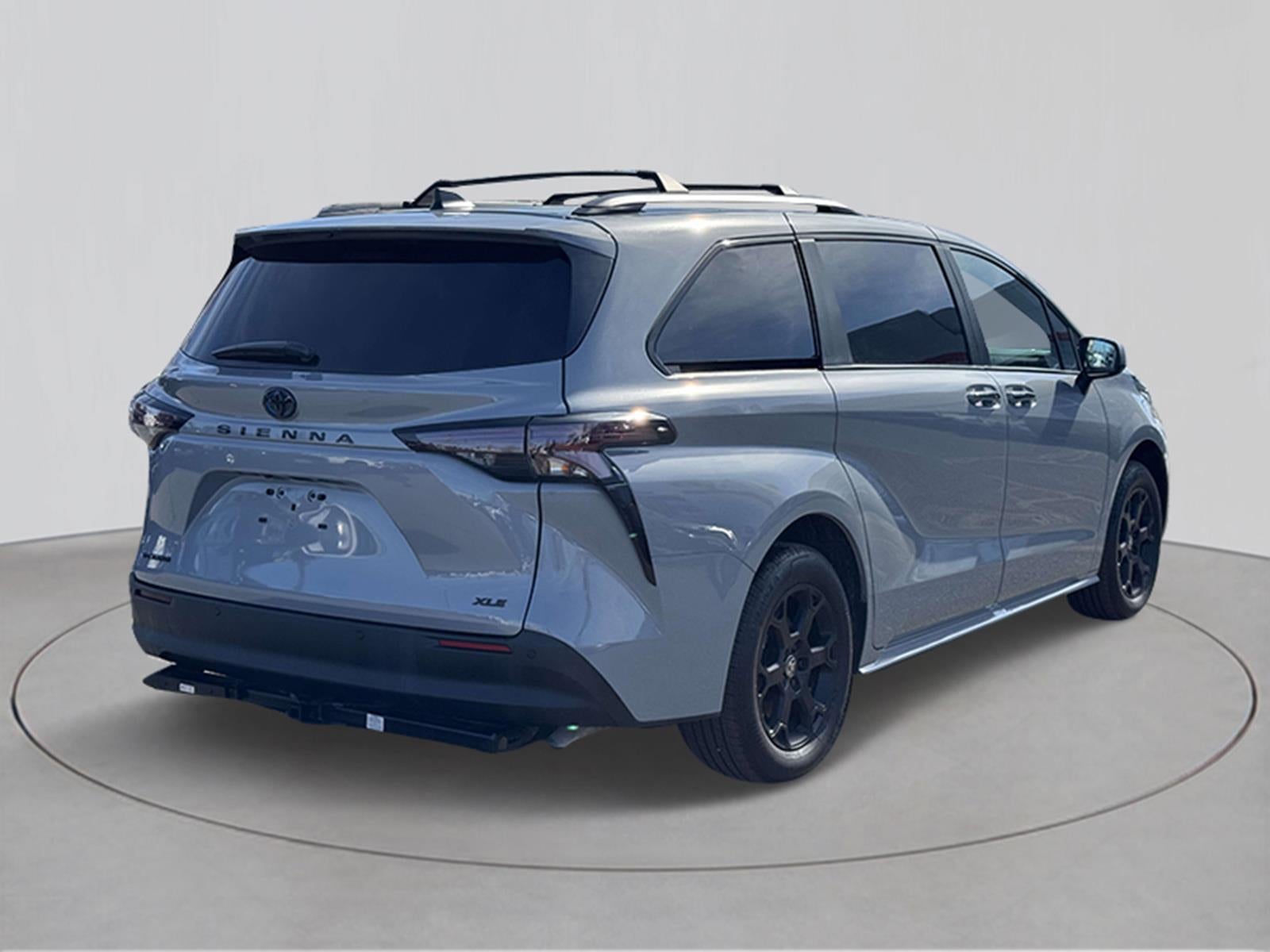 2025 Toyota Sienna Woodland Edition 7 Passenger
