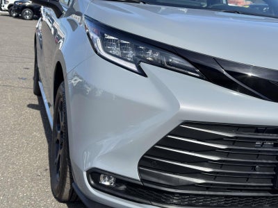 2025 Toyota Sienna Woodland Edition 7 Passenger