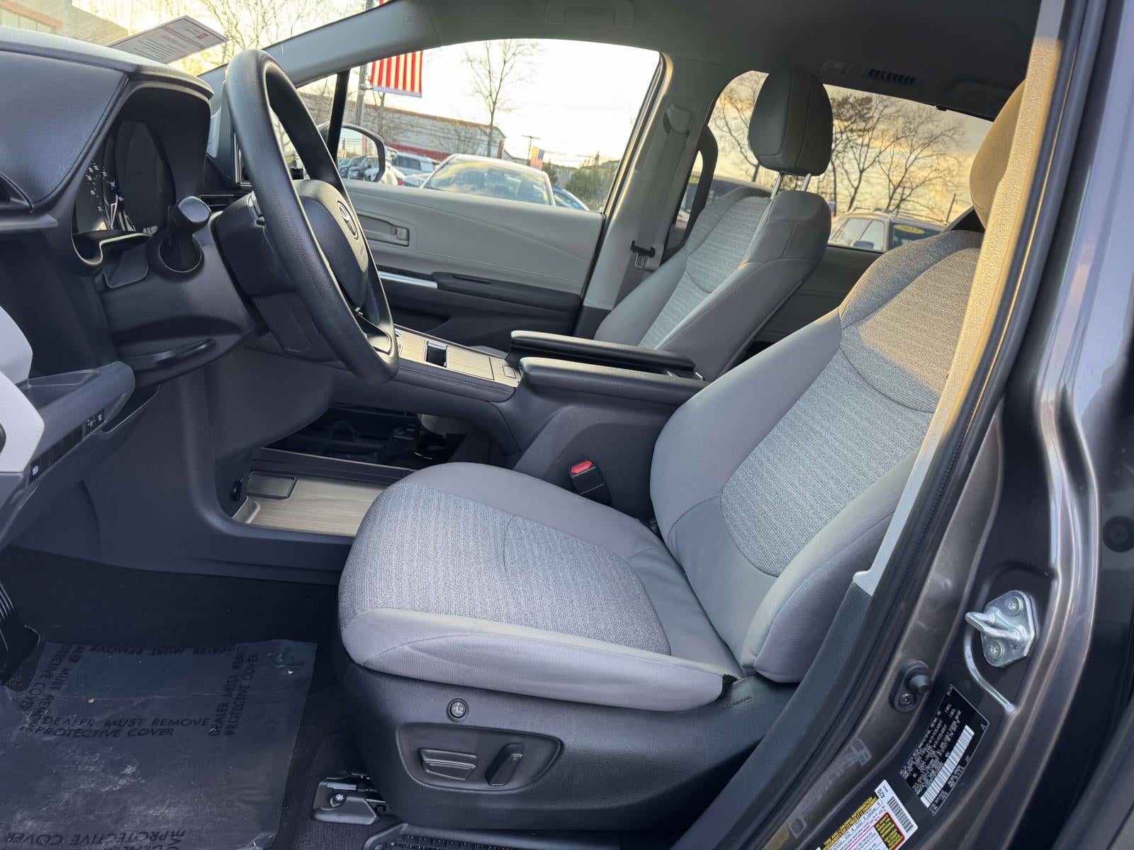 2023 Toyota Sienna LE 8 Passenger