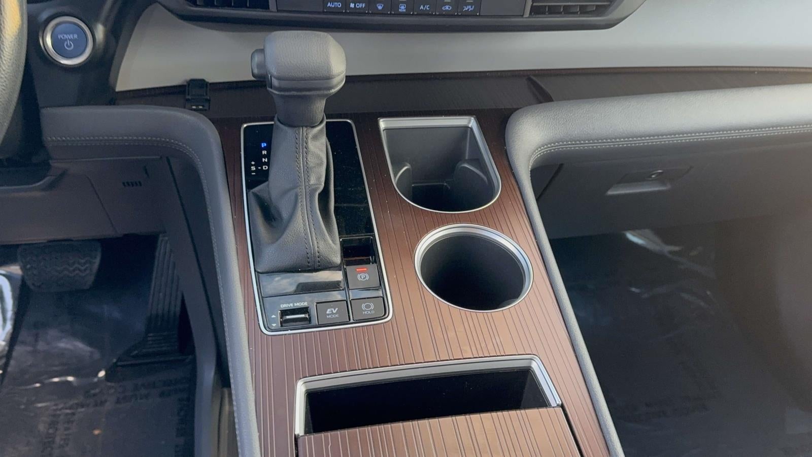 2023 Toyota Sienna LE 8 Passenger