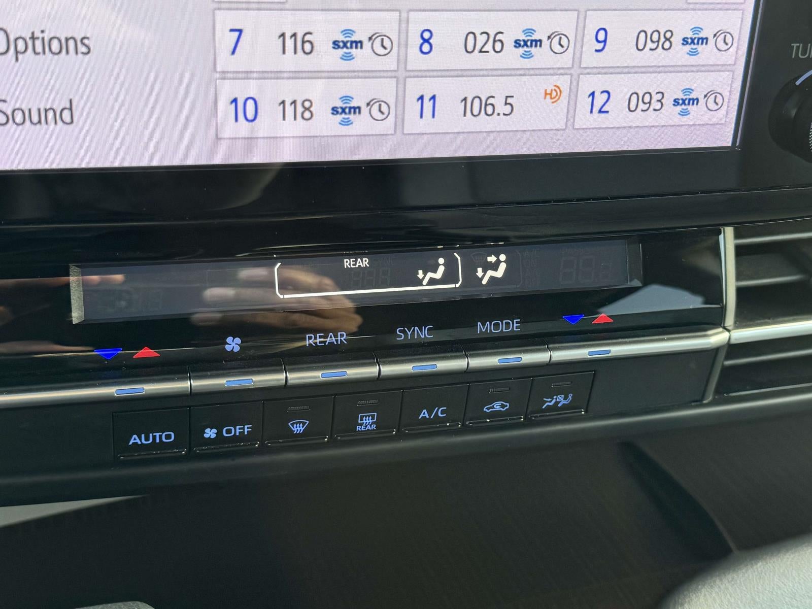 2023 Toyota Sienna LE 8 Passenger