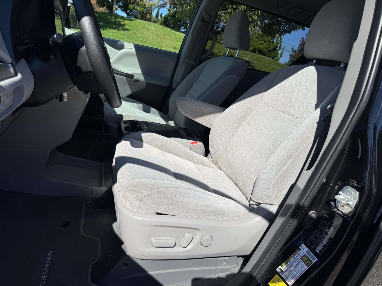 2020 Toyota Sienna LE 8 Passenger