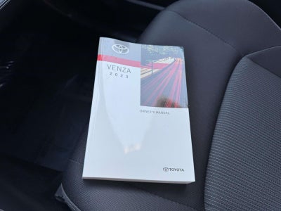 2023 Toyota Venza LE