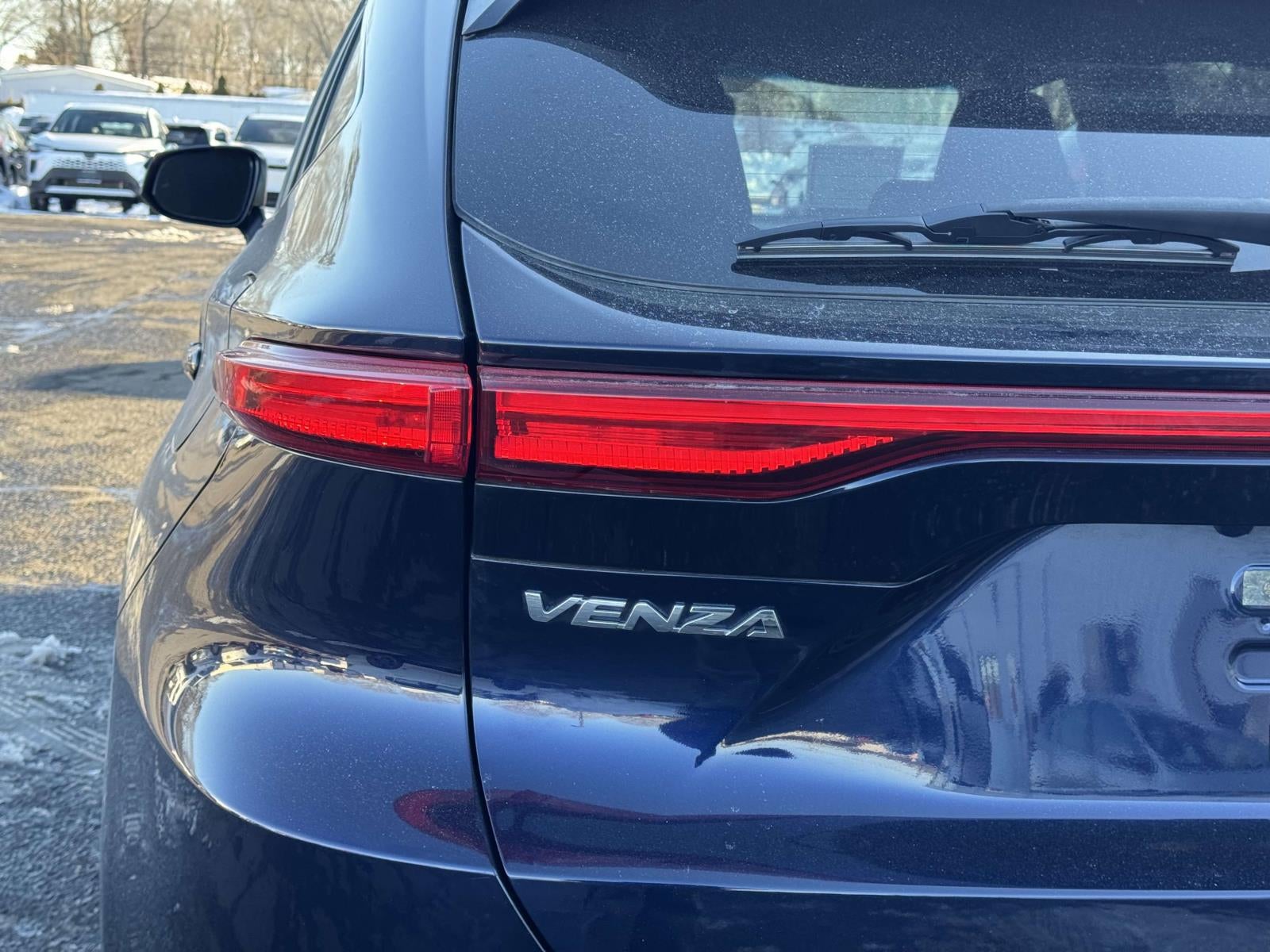 2023 Toyota Venza LE