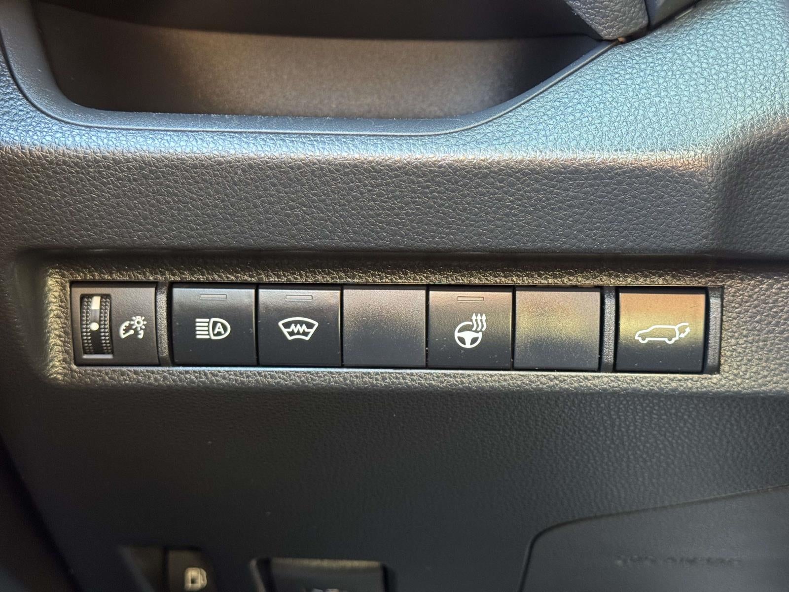 2024 Toyota RAV4 Prime SE