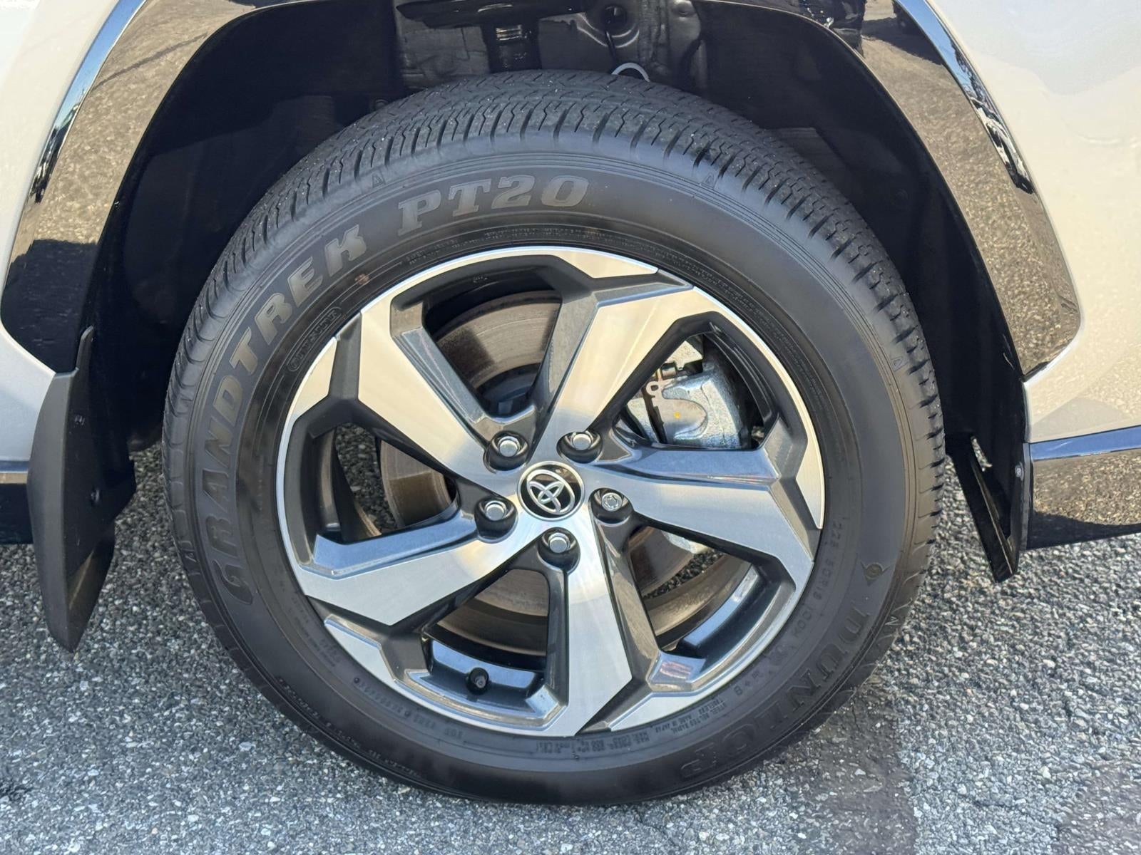 2024 Toyota RAV4 Prime SE