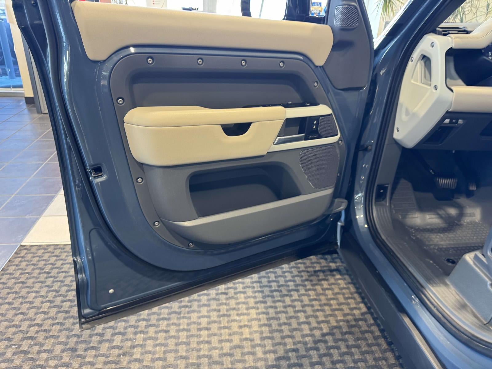 2021 Land Rover Defender 110 S