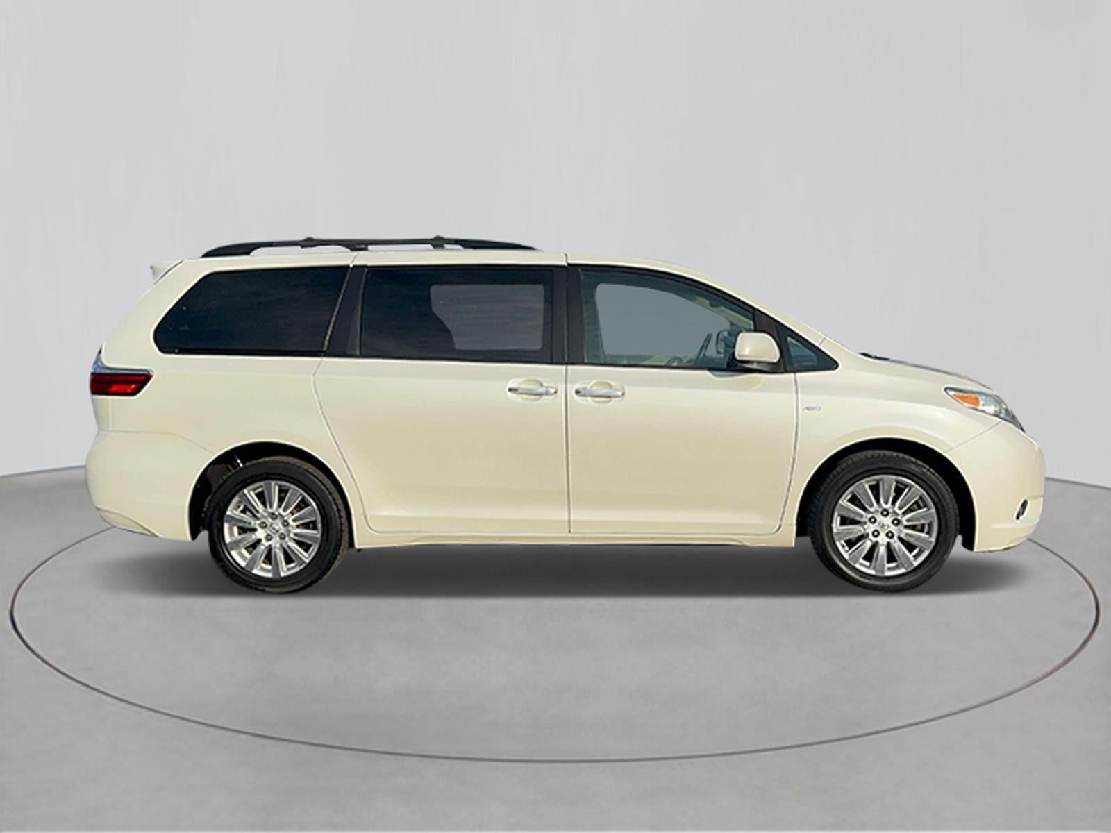 2017 Toyota Sienna XLE Premium 7 Passenger