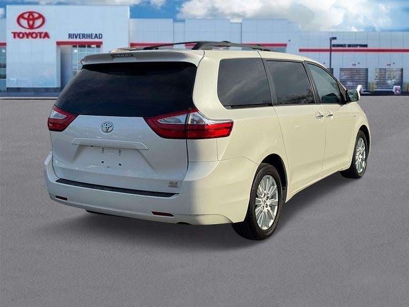 2017 Toyota Sienna XLE Premium 7 Passenger