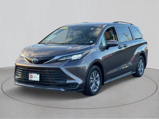 2023 Toyota Sienna LE 8 Passenger